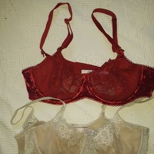 Victoria's secret x2 lace underwire bras